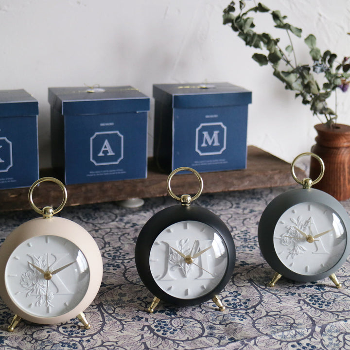 目覚まし時計イニシャル連続秒針InitialAlarmClock