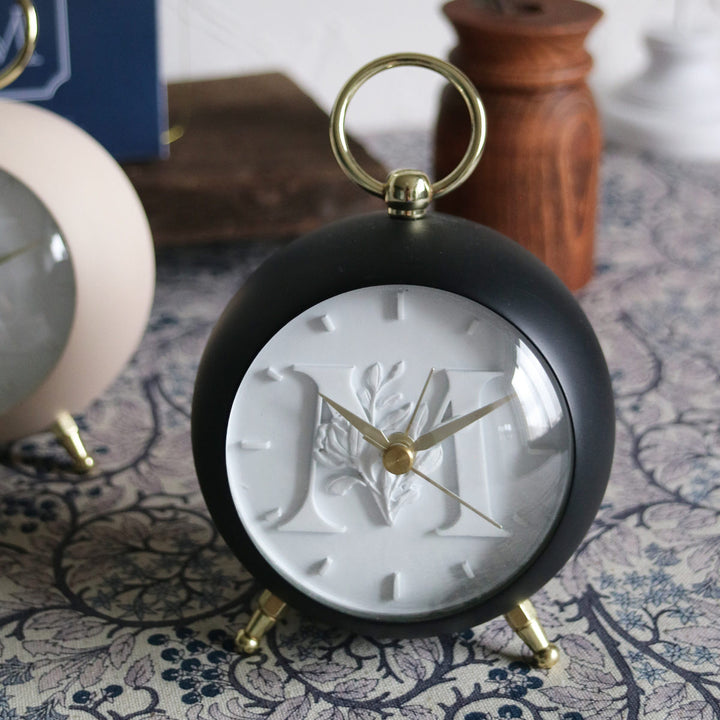 目覚まし時計イニシャル連続秒針InitialAlarmClock