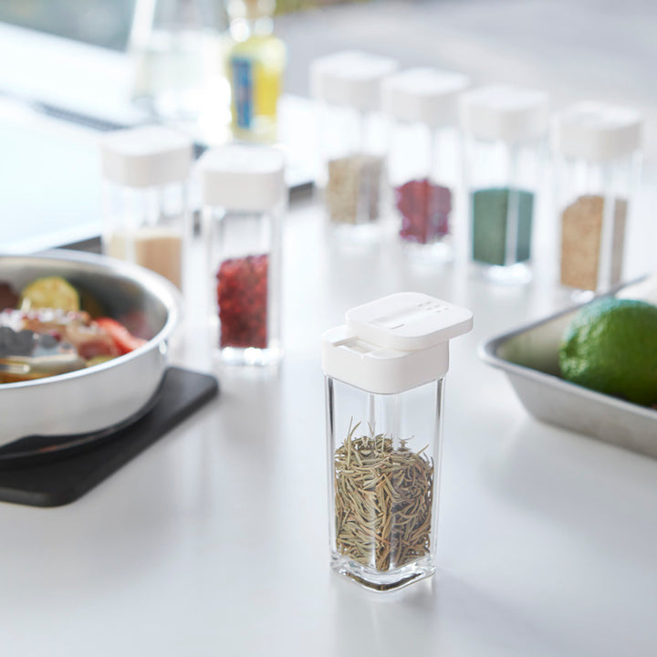 山崎実業AQUAスパイスボトルアクア