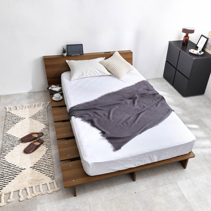 ローベッドセミダブルポケットマットレス付背もたれ2口コンセント付余白デザイン