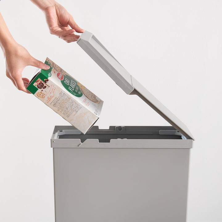 SOLOW棚下で使えるスリムダストボックスレバーオープン30L