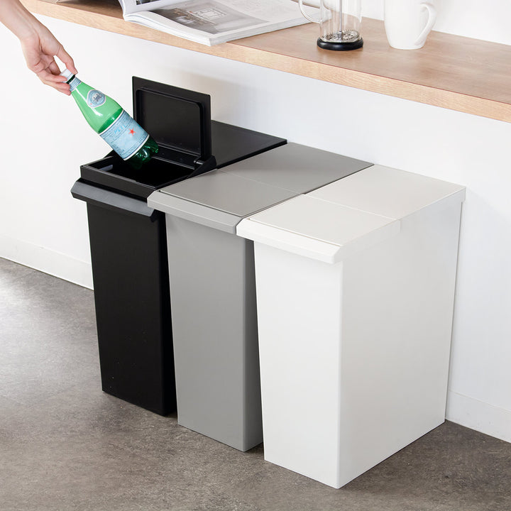 SOLOW棚下で使えるスリムダストボックスレバーオープン30L