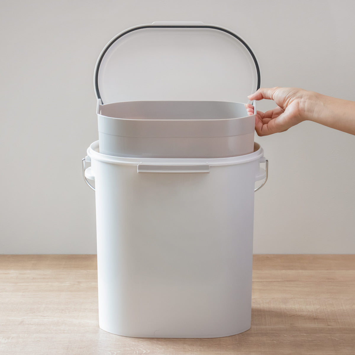 コミページ ゴミ箱 密閉 11L エバン ペール 中バケツ付き 生ゴミ ホワイト – ハウジー