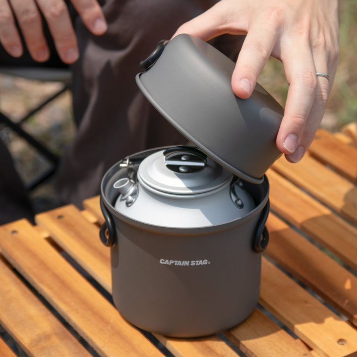 アルミケトル丸型クッカーに入るアルミケトル625mlF.C.Pキャプテンスタッグ