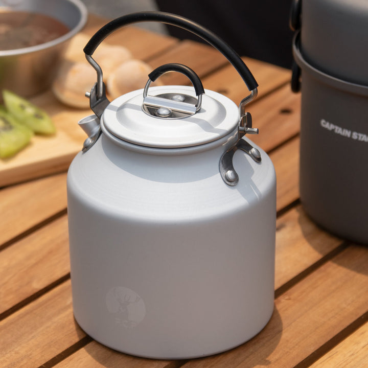 アルミケトル丸型クッカーに入るアルミケトル625mlF.C.Pキャプテンスタッグ