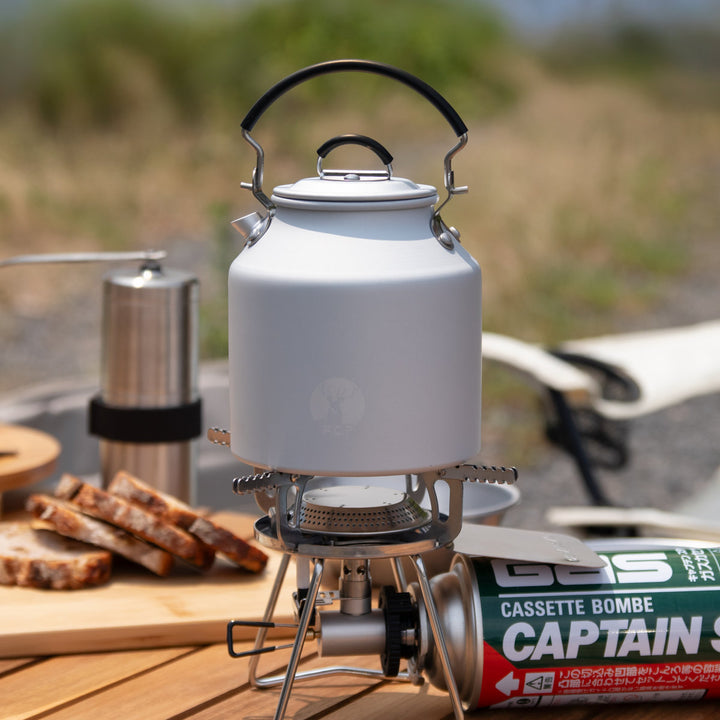 アルミケトル丸型クッカーに入るアルミケトル625mlF.C.Pキャプテンスタッグ