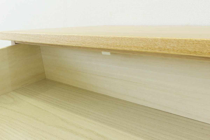 チェスト幅120cm3段4杯脚付きルーバーデザイン完成品