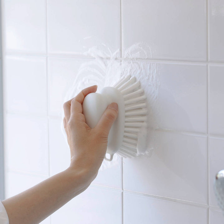 marnaマーナ握りやすいバスブラシW671