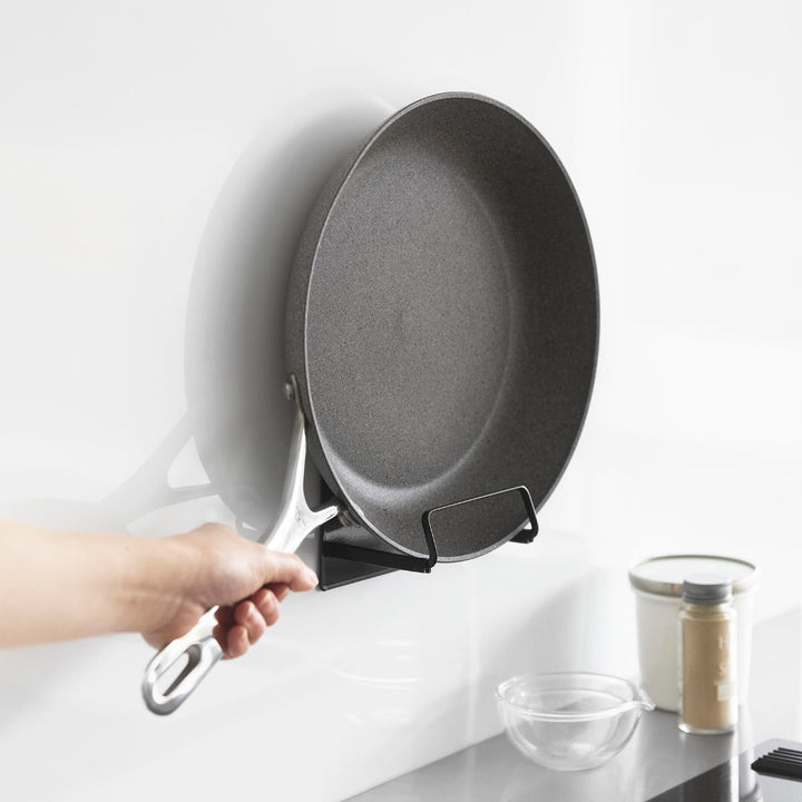 山崎実業towerマグネットフライパンホルダータワー