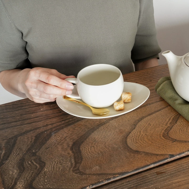 SALIUYUITEAカップ＆ソーサー