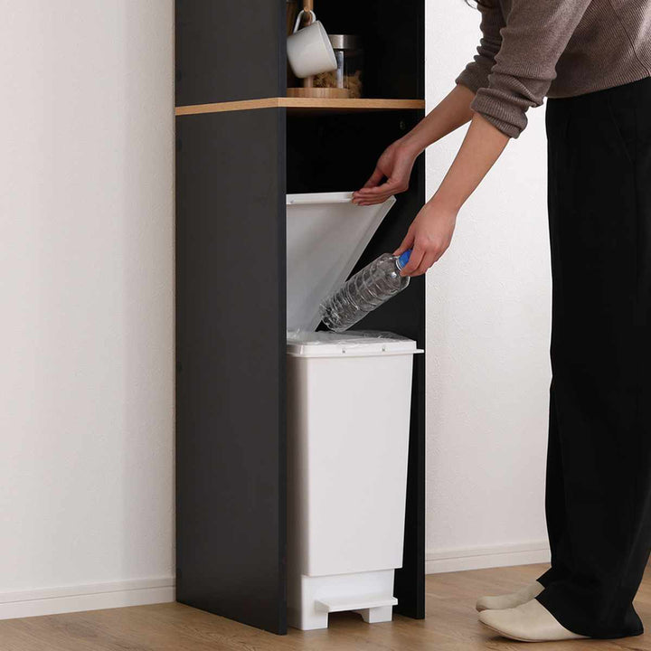 ゴミ箱上ラック幅29.5cm木目調スリム2口コンセント付き可動棚