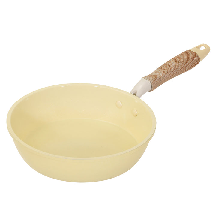 ペールイエロー