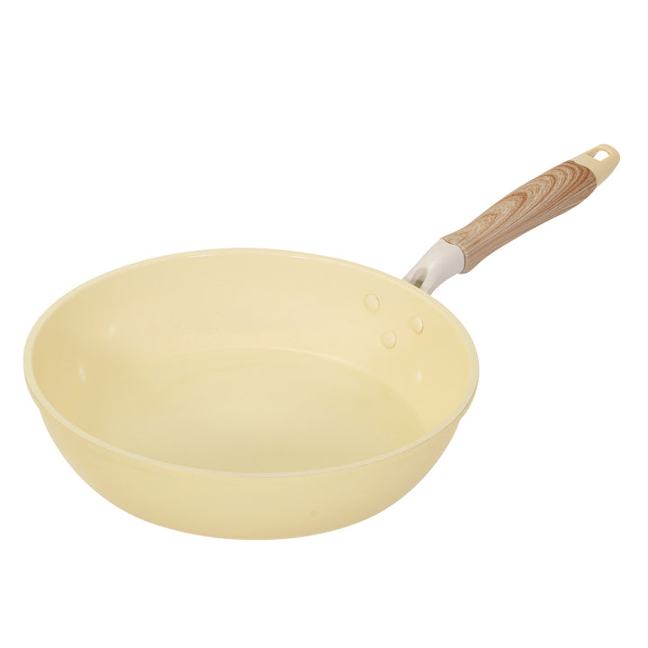 ペールイエロー