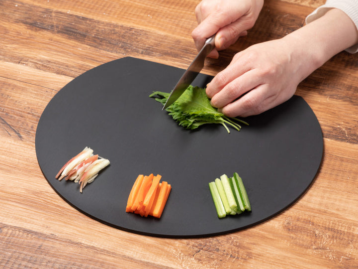 丸いまな板小食洗機対応耐熱エラストマーかまぼこ型日本製アイメディア