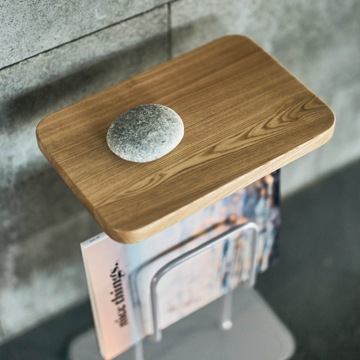 サイドテーブル 高さ49cm マガジンラック 完成品 無垢材 スチール