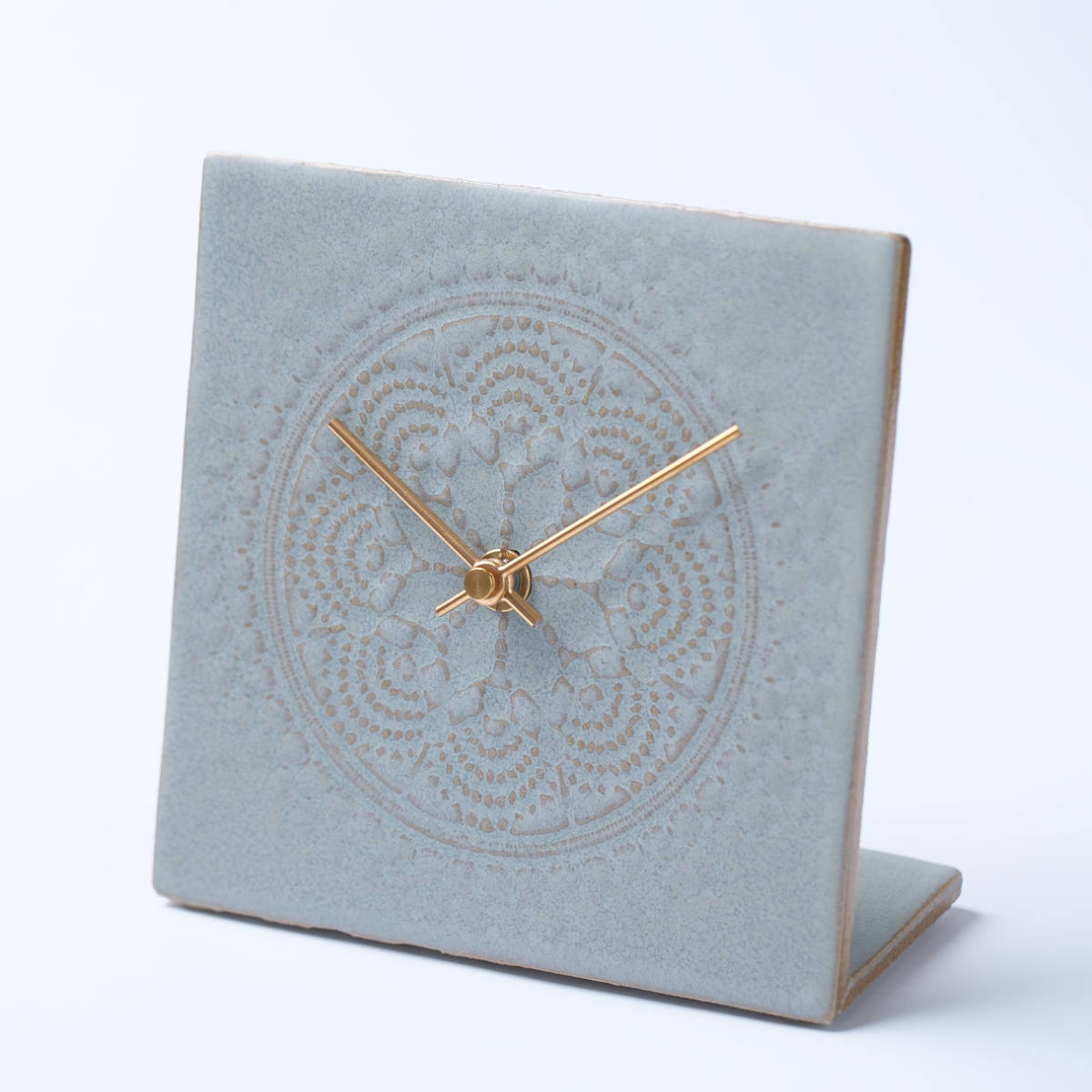 置き時計 LACE TILE CLOCK 陶器 美濃焼 SUGY 日本製 – ハウジー