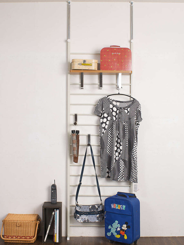 突っ張りラダーラック幅65cm棚付アイボリー日本製