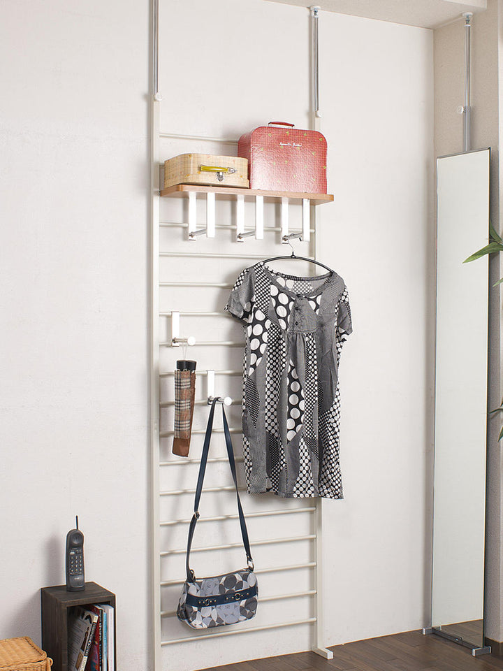 突っ張りラダーラック幅65cm棚付アイボリー日本製