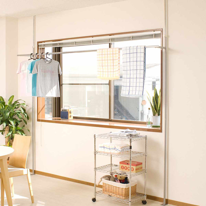 窓際に設置できる物干しハンガー