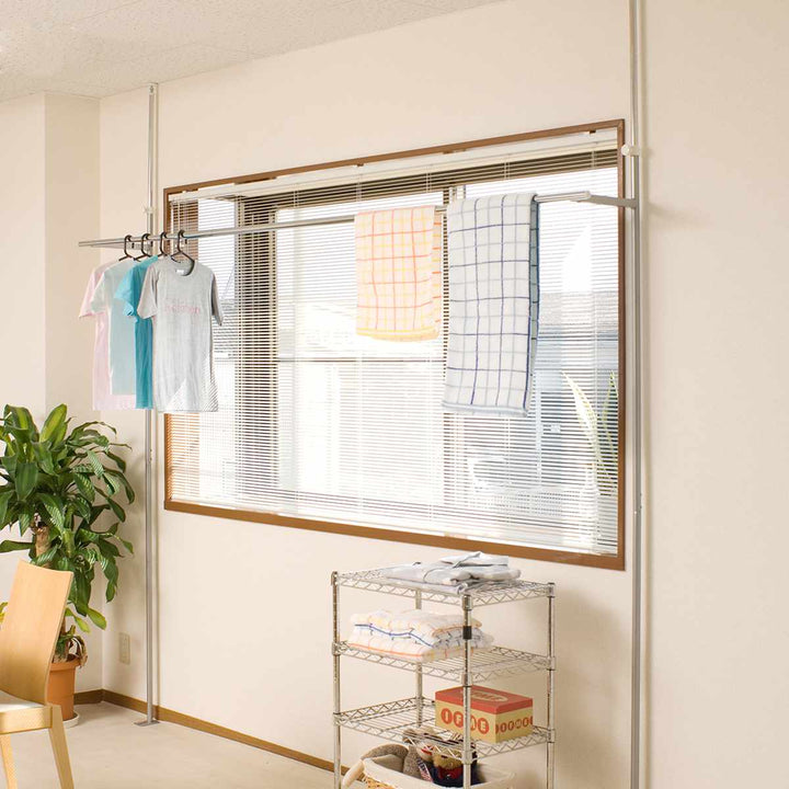 窓際に設置できる物干しハンガー