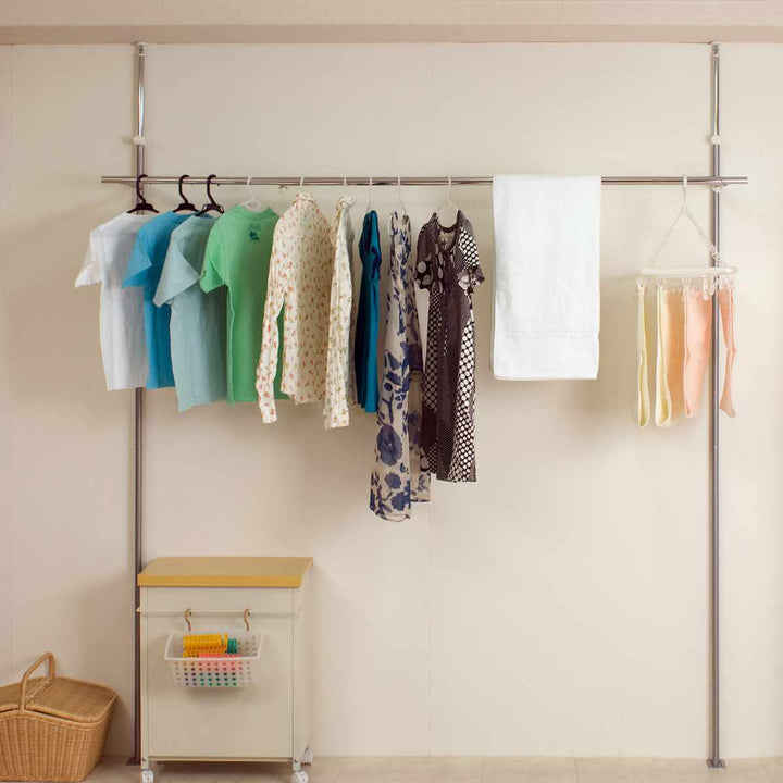 窓際に設置できる物干しハンガー