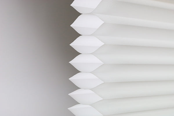 小窓用スクリーン断熱幅35×丈90cm突っ張り棒なしハニカムシェード