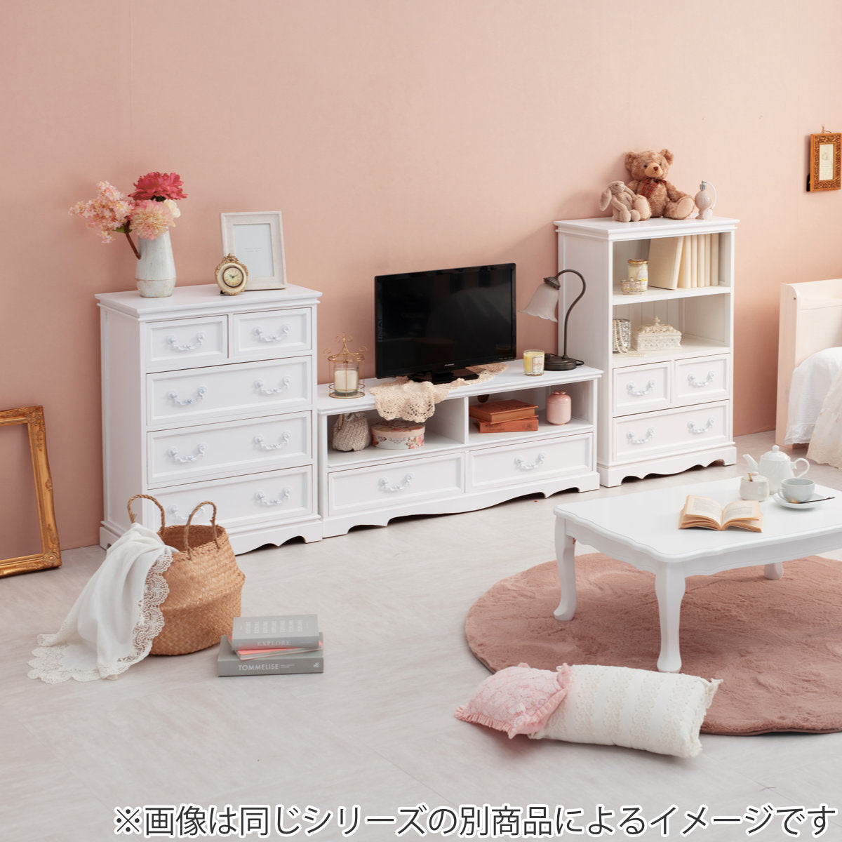 北欧カントリー♦️多機能キャビネット♦️ホワイトシャビー♦️ピンクハート飾り♦️送料込 北欧カントリー♦️多機能キャビネット♦️ホワイトシャビー♦️ピンク