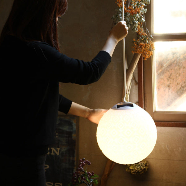 ガーデンライト ソーラーライト 屋外 LED ハンギングデザインボール