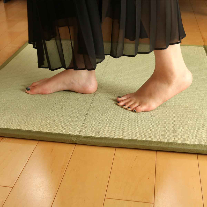 畳 82×82cm 日本製 2つ折り畳