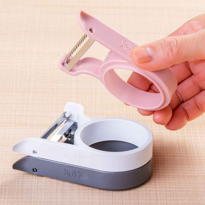 leyeピーラー軽い力でスーッと切れる千切りピーラー日本製