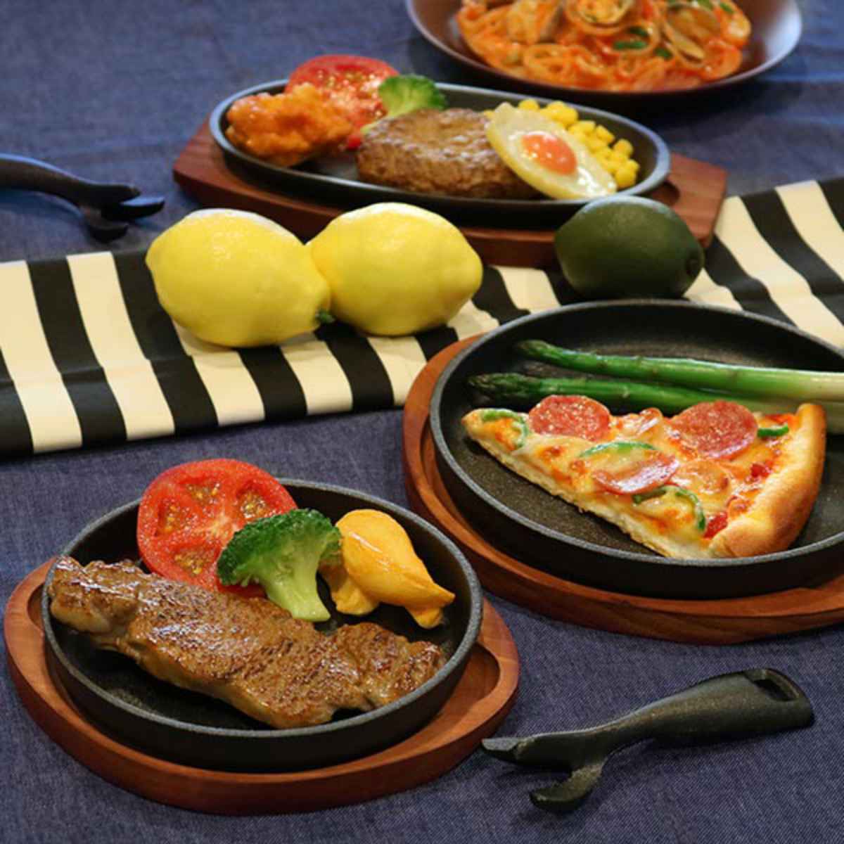 【新品】スプラウト 鉄製ステーキ皿 2枚 ステーキ皿 24cm 小判型 2枚入り スプラウト 鉄鋳物製 IH対応 木製