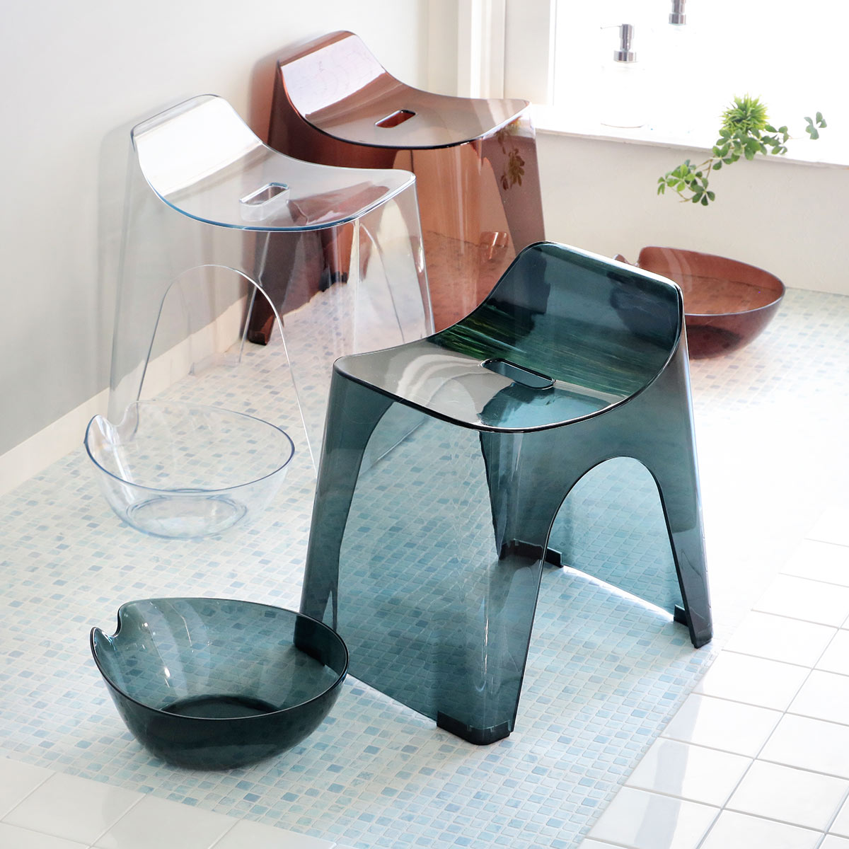 シンカテック ヒューバス 風呂椅子H30 座面高さ30cm クリアブラック 427604 シンカテック ヒューバス 風呂椅子H30 座面高さ30cm クリアブラック 427604