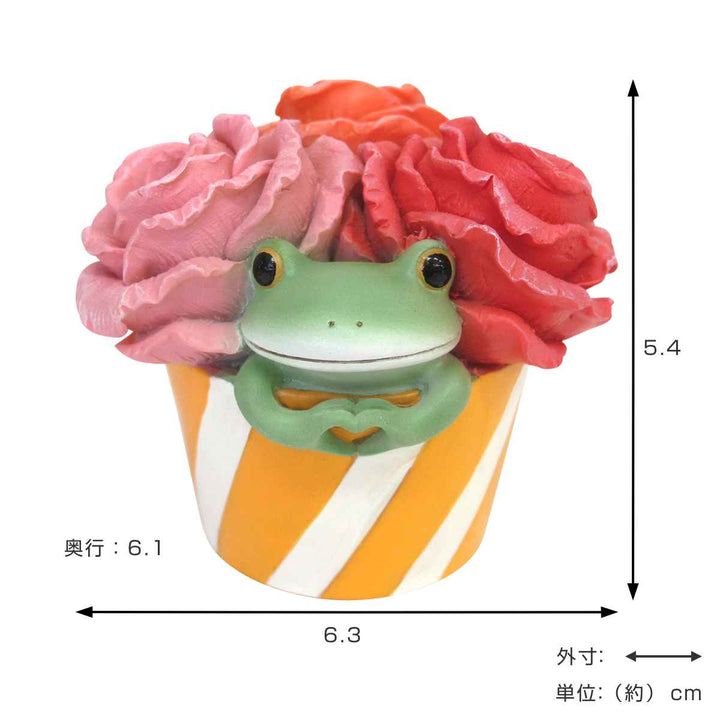 コポーフラワーカップからカエルカエル置物