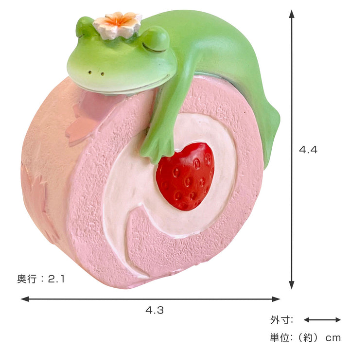 コポー桜のロールケーキとカエルカエル置物