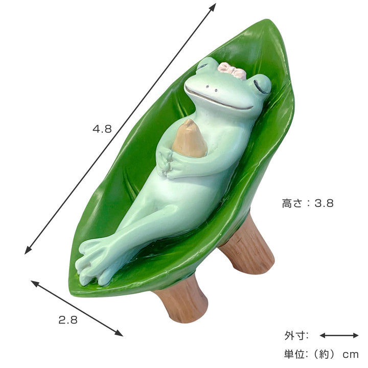 コポー葉っぱチェアでととのうコポミカエル置物