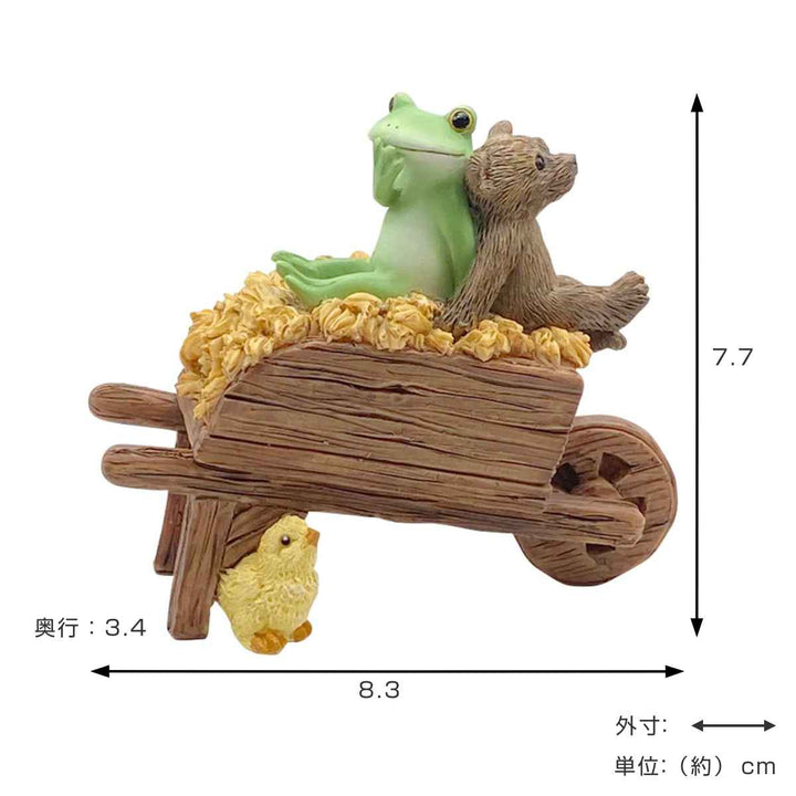 コポー藁車の荷台でのんびりカエル置物