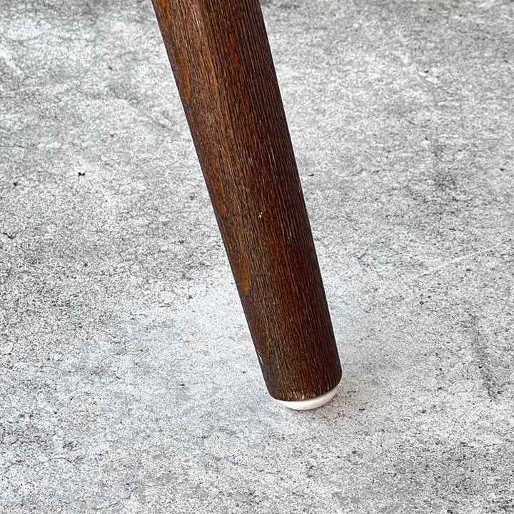 ダイニングチェア肘付き背もたれシャープ座面高42.5cm