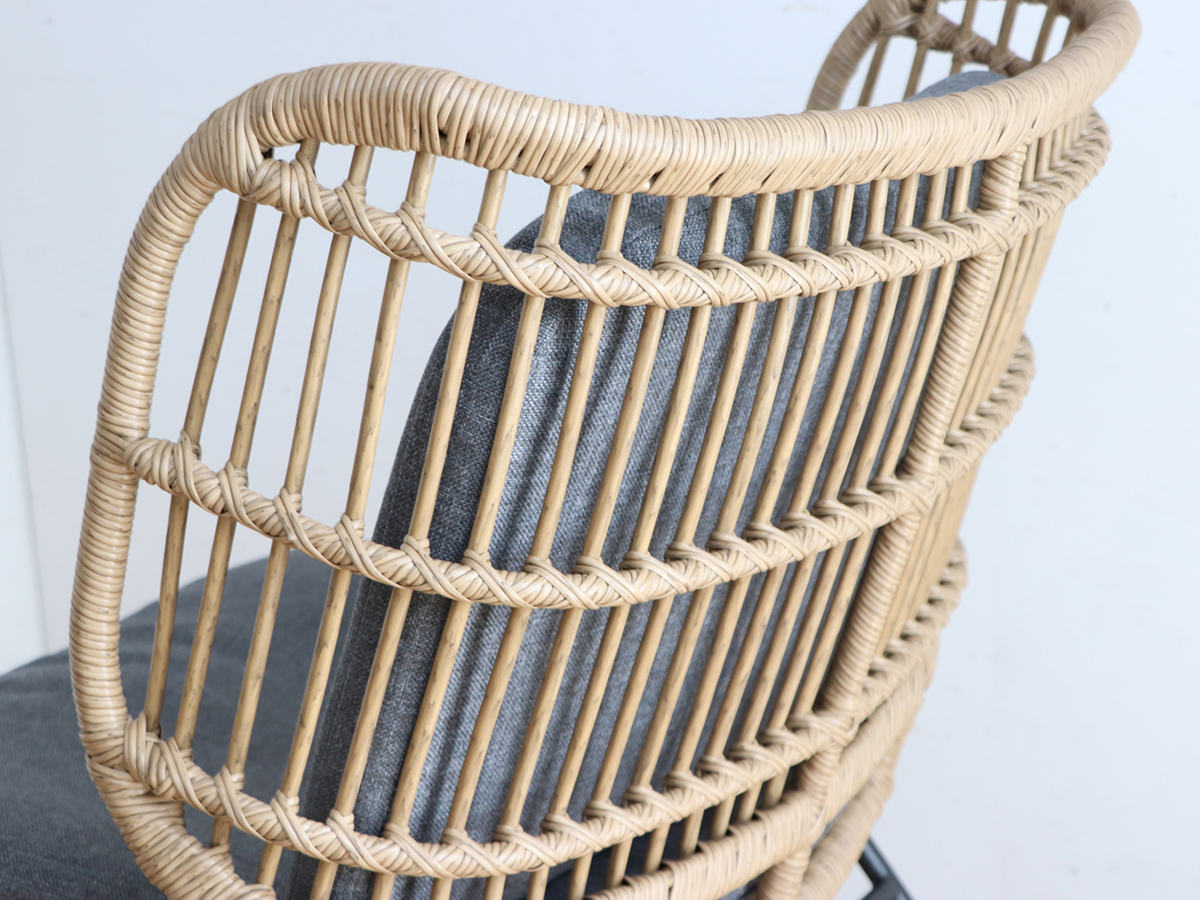 リゾネア ワイドチェア 1人掛け 座面高44cm ラタン調 軽量 – ハウジー